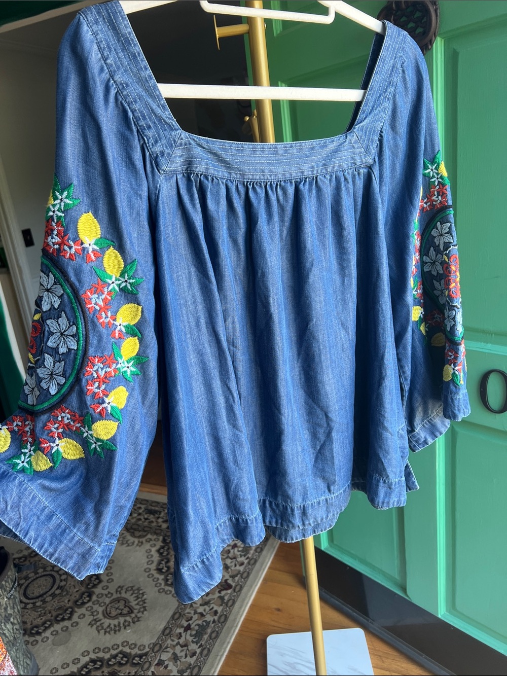 crown & ivy Blue Embroidered chambray Peasant Blouse Size Large - Picture 3 of 6